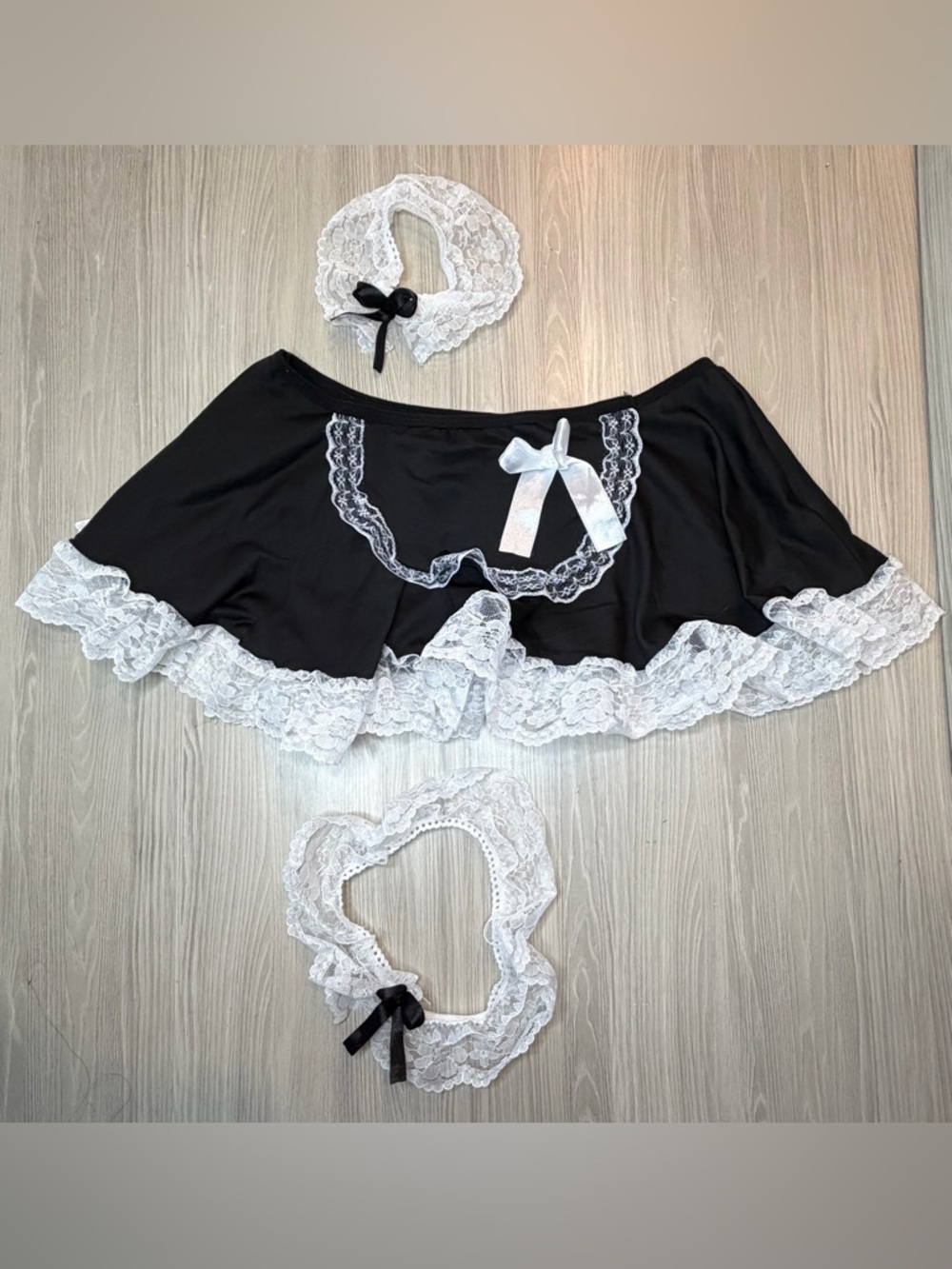 3pcs Sexy French Maid Costume Set Black & White Lace Mini Skirt Bracelet Garter